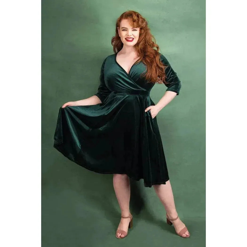 Lyra Dress - Emerald Velvet Lady Vintage Lyra Dresses